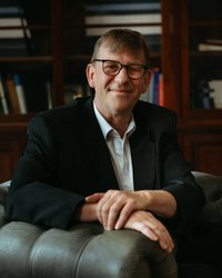 Portrait photo of Marcus Kreikebaum